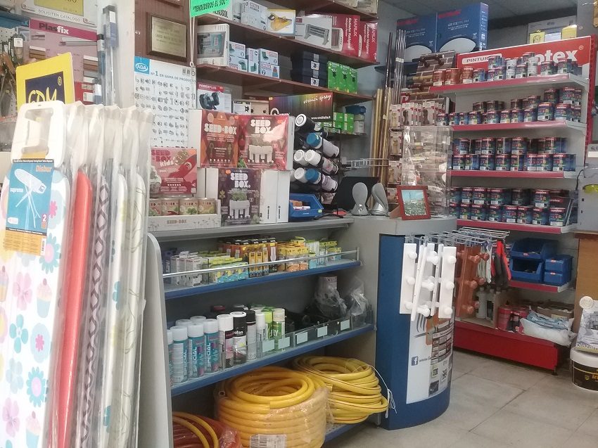 Departamento de pinturas y jardinería